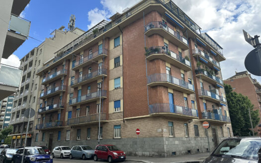 Ampio quadrilocale adiacenze Piazza Carducci
