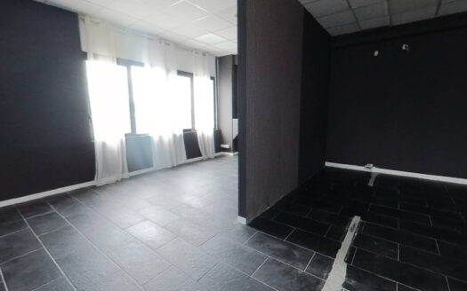 Beinasco, Capannone di 680 mq