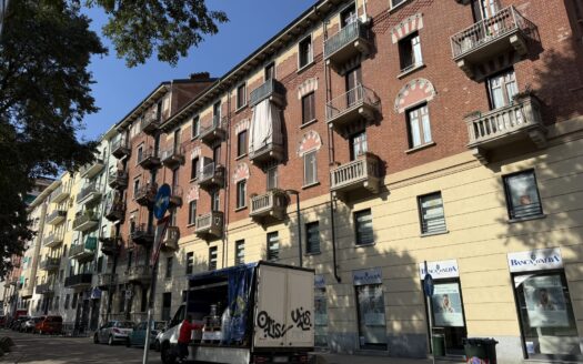 Luminoso trilocale termoautonomo in Corso Spezia