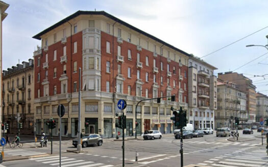 Signorile trilocale ristrutturato in Via Nizza