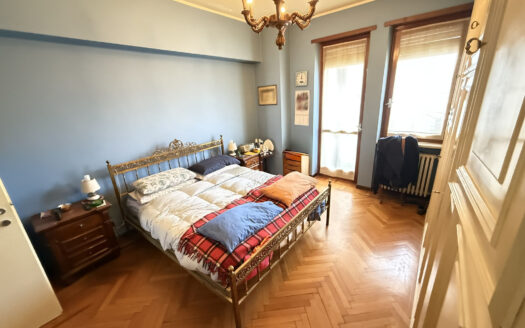 Luminoso quadrilocale adiacense Corso Massimo D'Azeglio