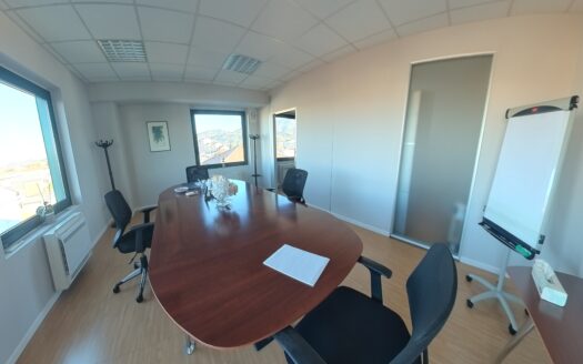 Torino, Ufficio di 130 mq arredato