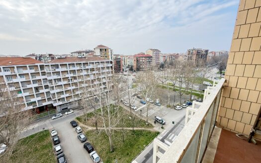 Panoramico quadrilocale in Corso Siracusa