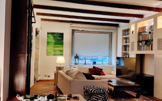 Esclusiva Casa Indipendente con Cortile Privato