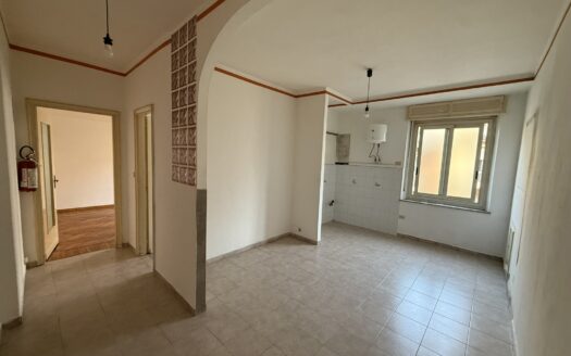 Bilocale piano alto adiacenze Piazza D'Armi