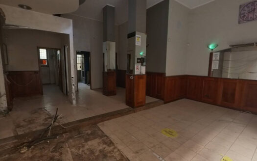 Negozio via Melchiorre Voli 32