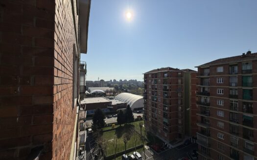 Corso Corsica, luminoso quadrilocale piano alto