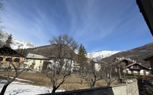 Bardonecchia, panoramico trilocale adiacenze Via Medail