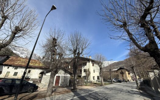 Bardonecchia, panoramico trilocale adiacenze Via Medail