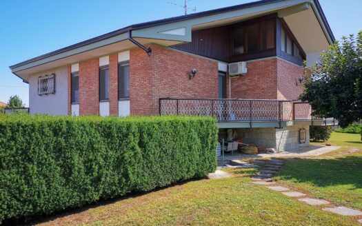 Villa signorile 2950 mq di parco.