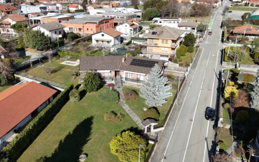 Villa signorile 2950 mq di parco.