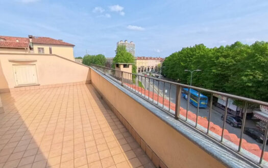 PINEROLO centro ATTICO con terrazzo