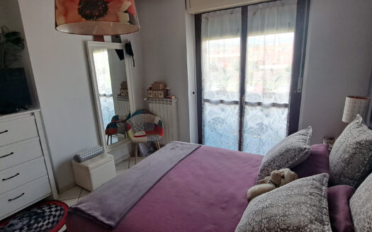Appartamento in Vendita a Pinerolo con terrazzo