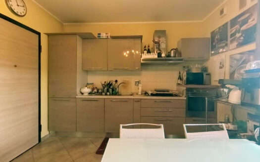 Appartamento in Vendita a Pinerolo in Viale Castelfidartdo